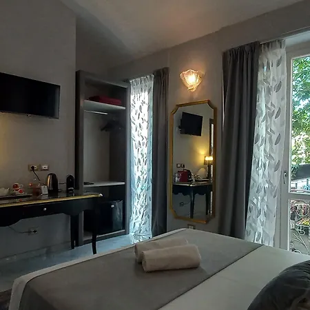 Πανσιόν Dorotea Centro 4*